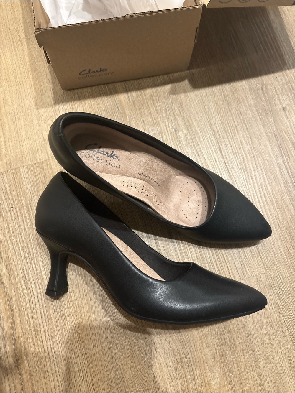 Clarks Black Pointed-Toe Mid-Heel Pumps